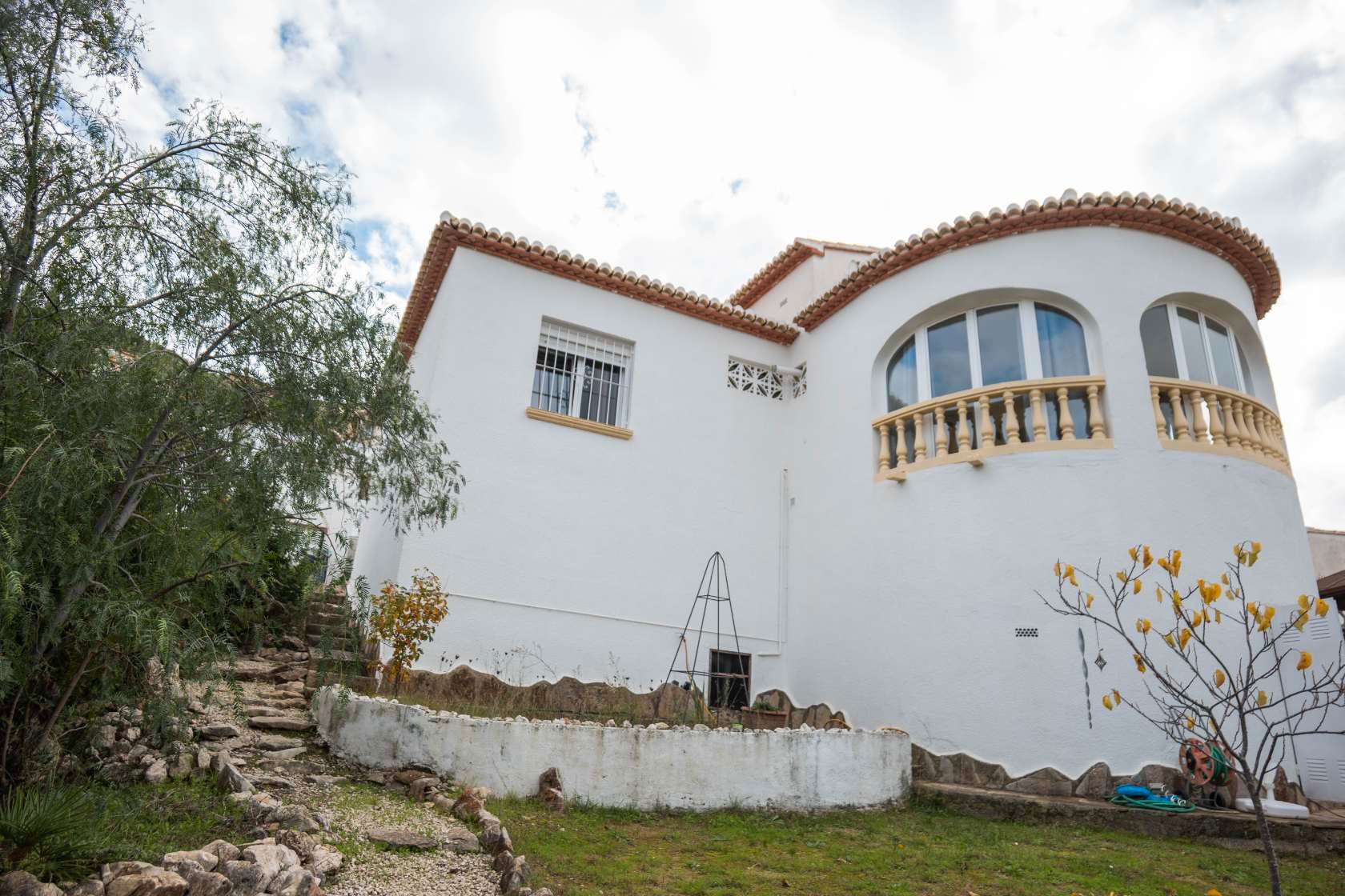 Vista exterior de Casa o xalet en venda en Benitachell / El Poble Nou de Benitatxell amb Aire condicionat, Calefacció i Jardí privat