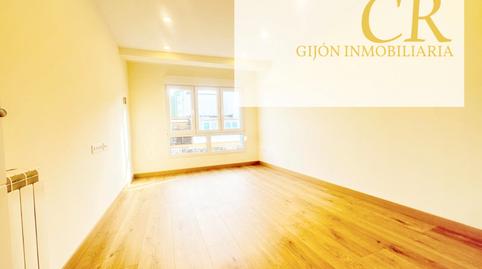 Foto 2 de Piso en venta en Calle Andalucía, Pumarín, Gijón