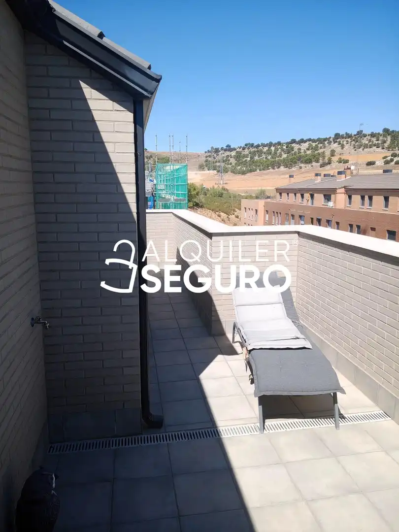 Balcony of Attic for rent in Arroyo de la Encomienda  with Heating, Terrace and Storage room