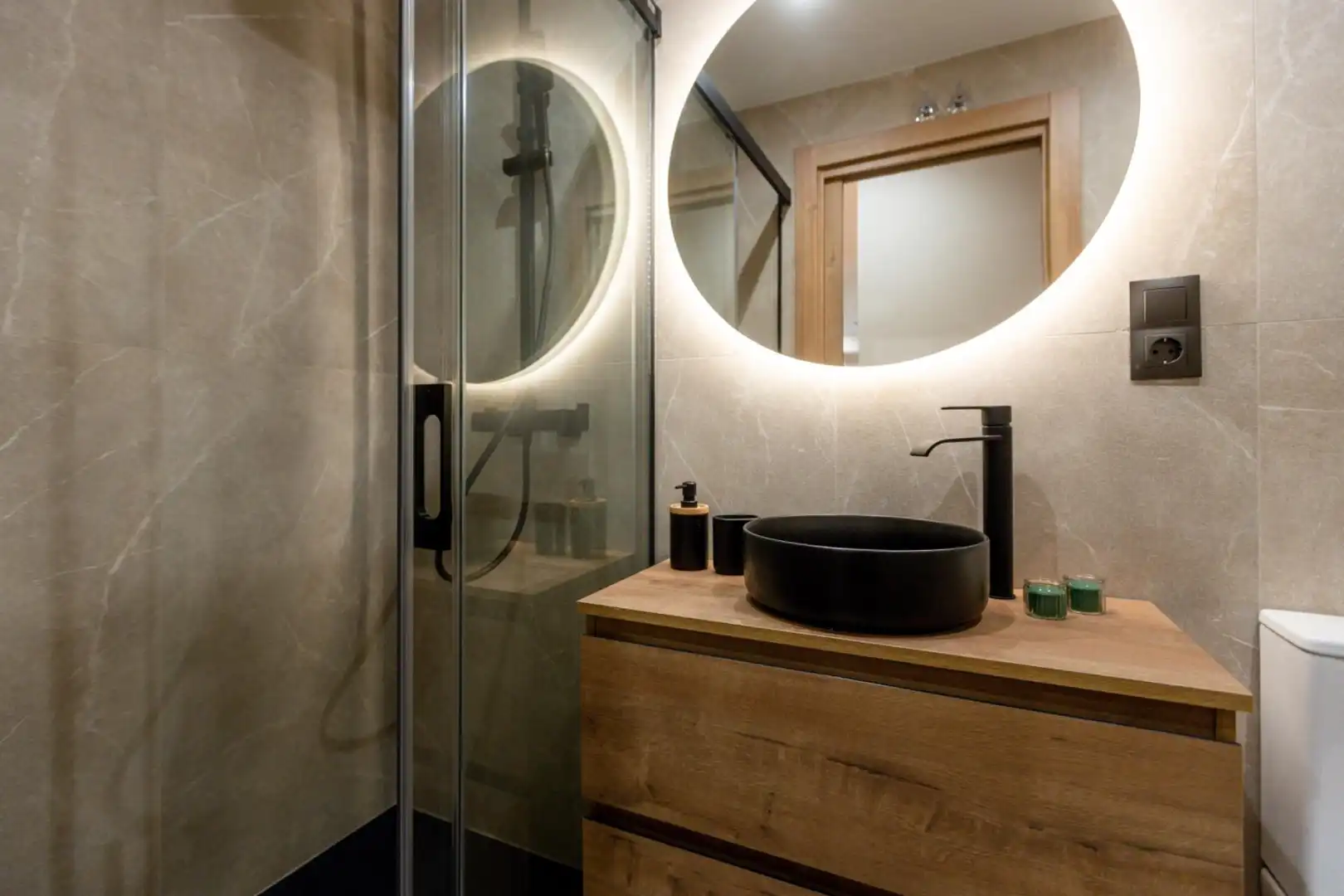 Badezimmer von Loft zum Verkauf in Granada mit Klimaanlage und Möbliert