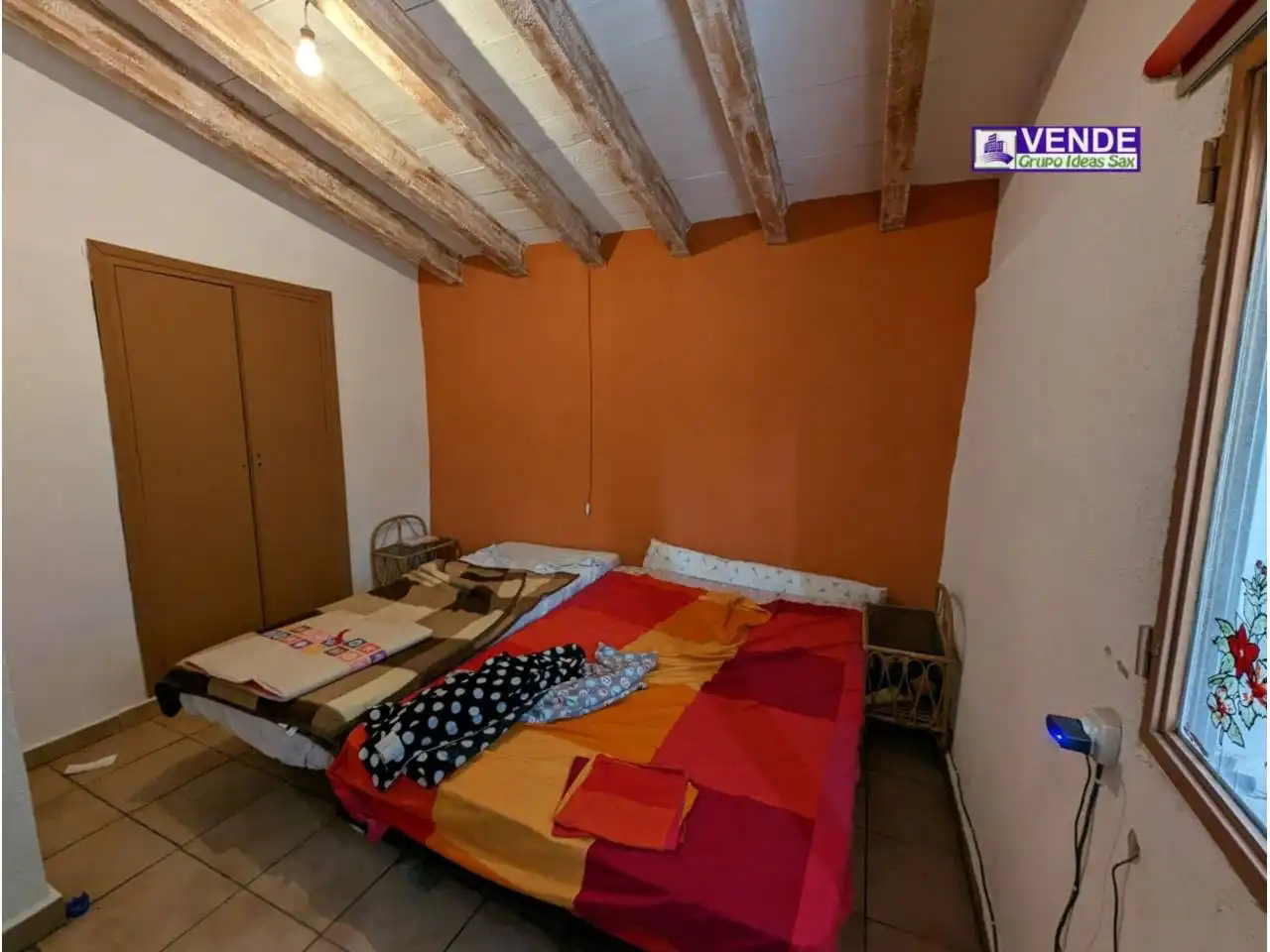 Dormitori de Finca rústica en venda en Sax amb Jardí privat
