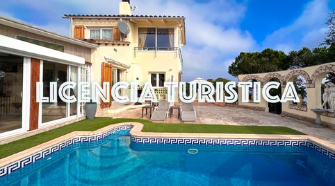 CASA DE 6 HABITACIONES CON VISTAS AL MAR, APARTAMENTO INDEPENDIENTE, PISCINA GARAJE Y LICENCIA TURÍSTICA EN SERRA BRAVA