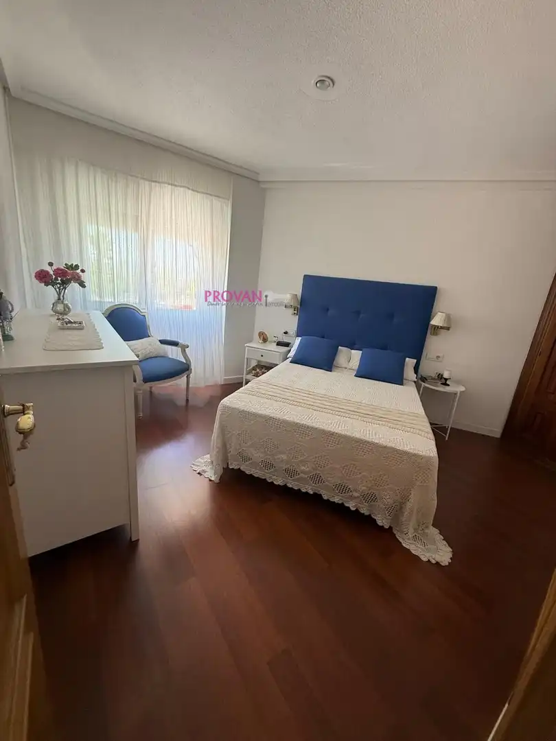 Schlafzimmer von Wohnung zum Verkauf in Madrid mit Klimaanlage, Terrasse und Möbliert