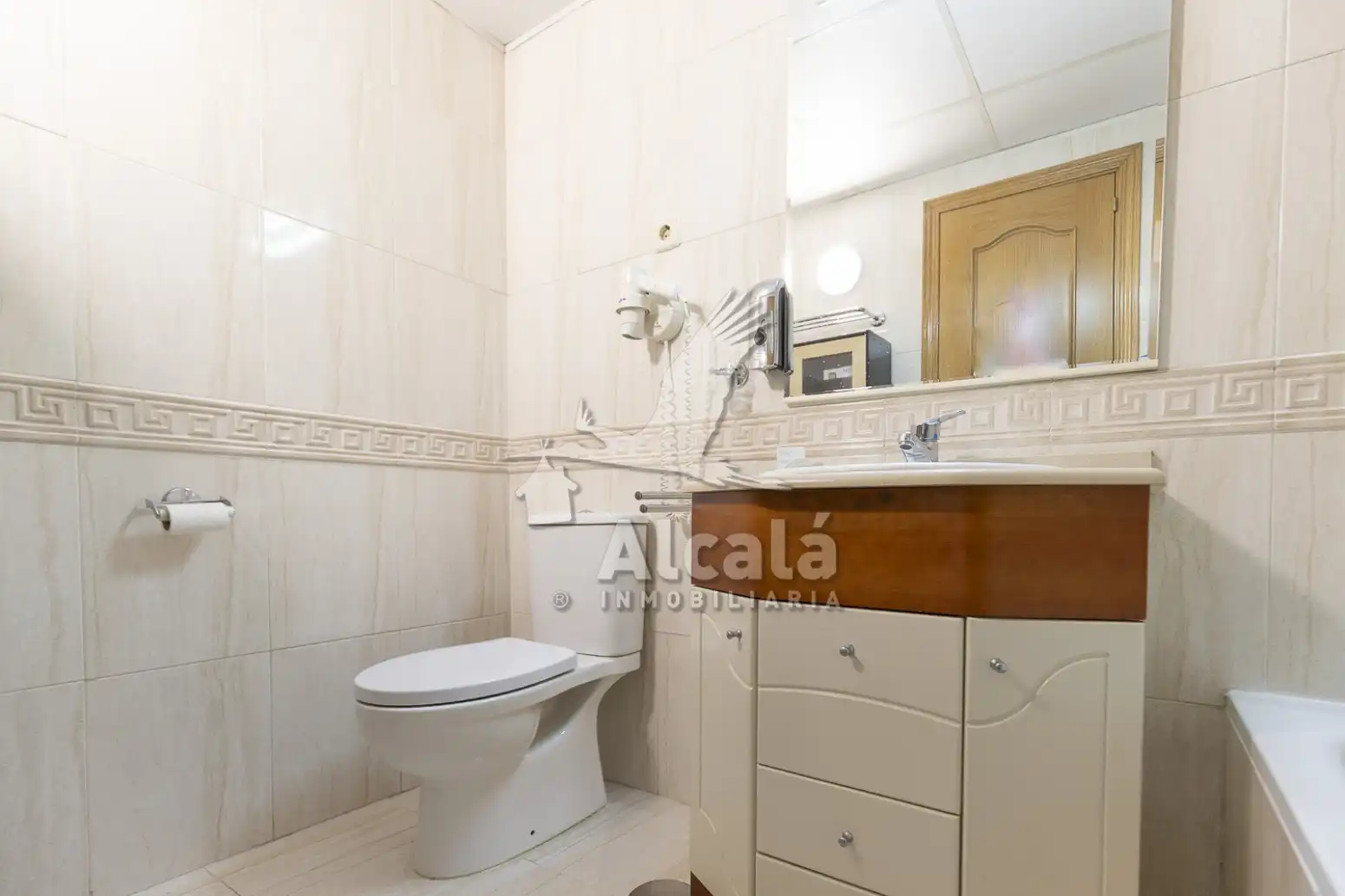 Baño de Piso en venta en Alcalá de Henares con Aire acondicionado y Calefacción