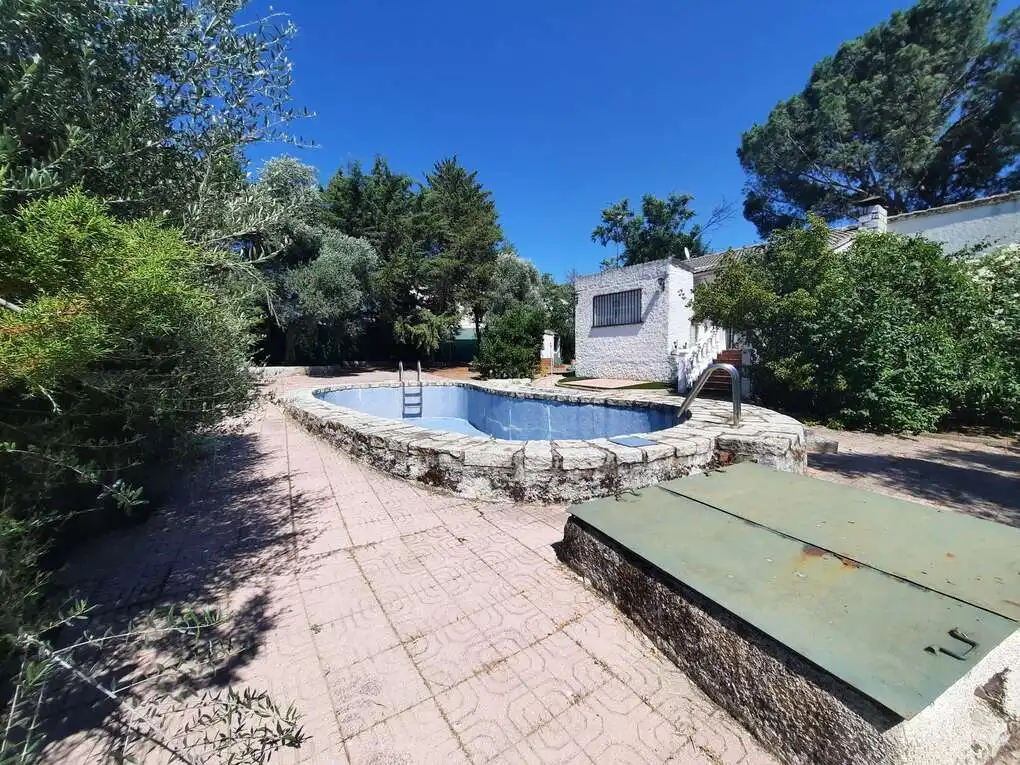 Schwimmbecken von Haus oder Chalet zum Verkauf in Escalona mit Heizung, Privatgarten und Abstellraum