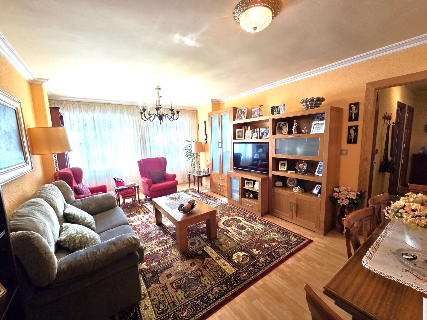 Living room of Flat for sale in Burgos Capital  with Heating, Parquet flooring and Terrace