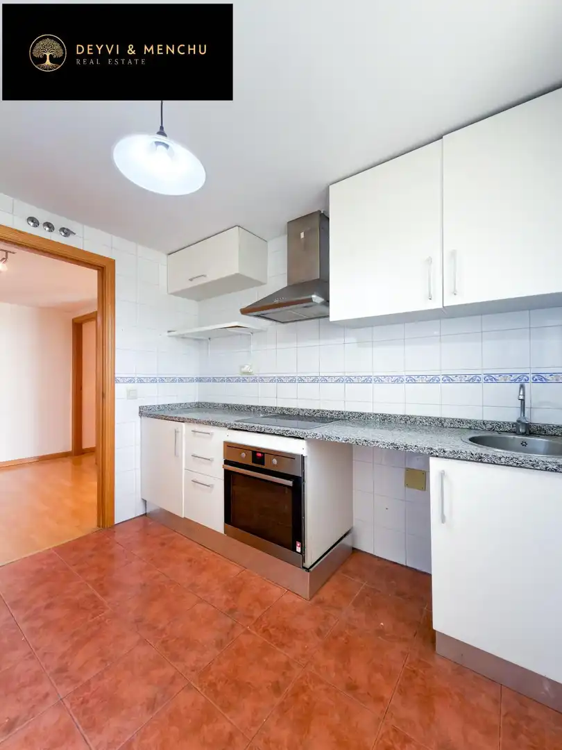 Piso en venta en ALCALDE HENCHE DE PLATA, Sanchinarro