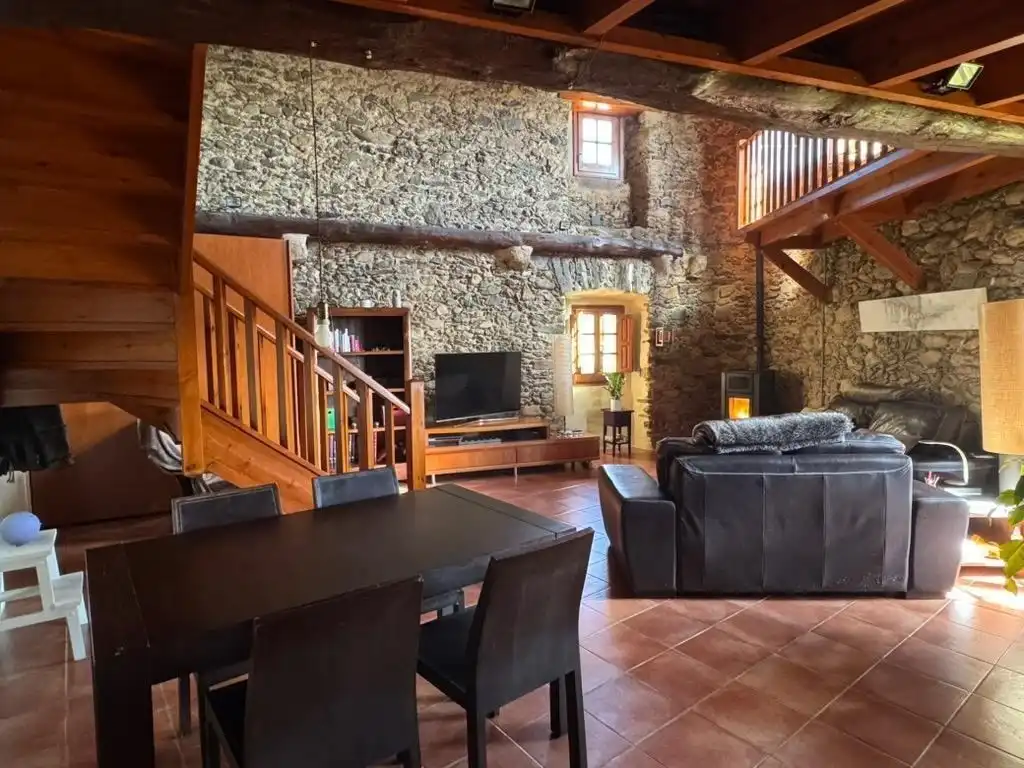 Sala d'estar de Finca rústica en venda en Rabós amb Calefacció, Terrassa i Balcó