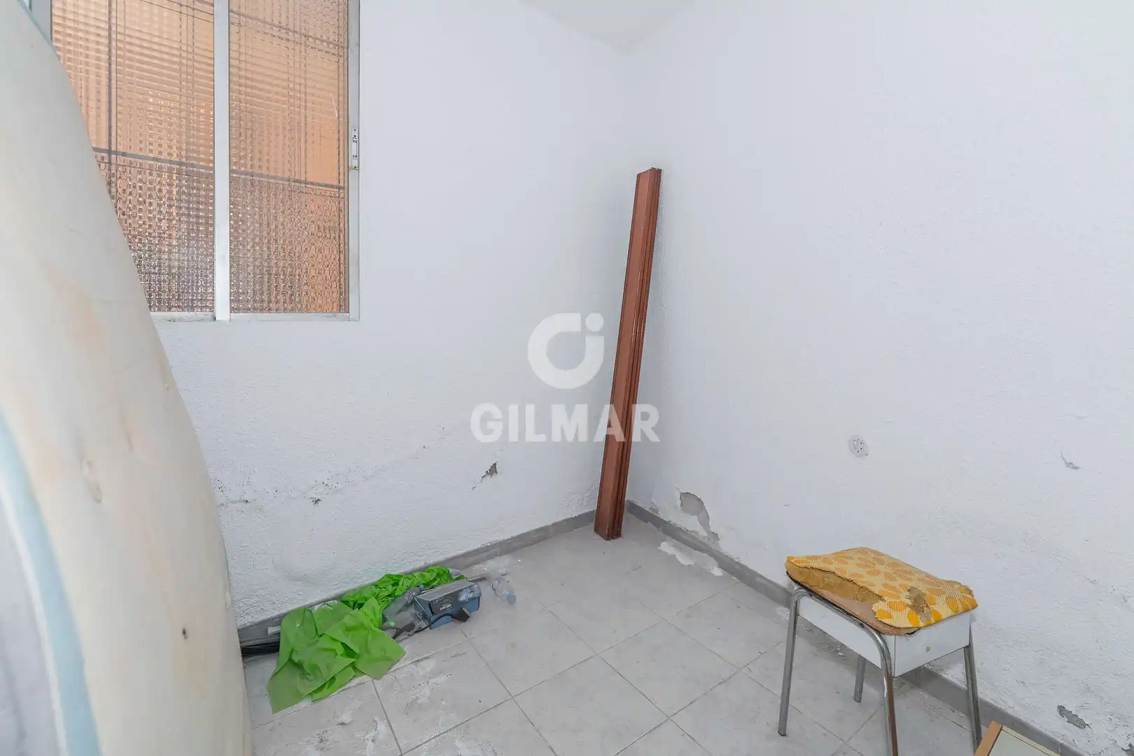 Habitación de Planta baja en venta en Madrid con Calefacción