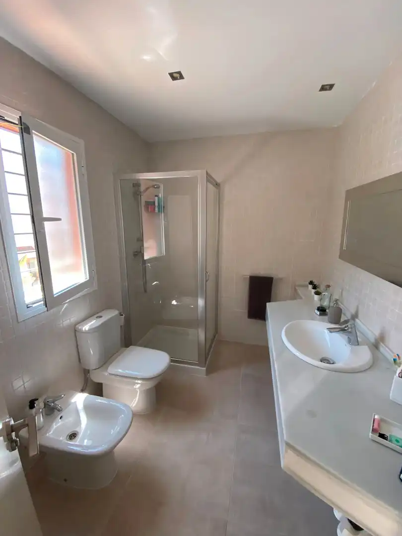 Baño de Casa adosada en venta en Torremolinos con Aire acondicionado, Jardín privado y Terraza
