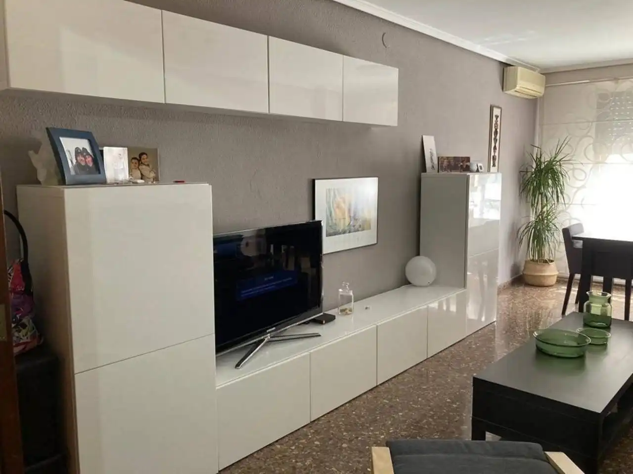 Sala d'estar de Pis de lloguer en Valencia amb Aire condicionat, Calefacció i Moblat