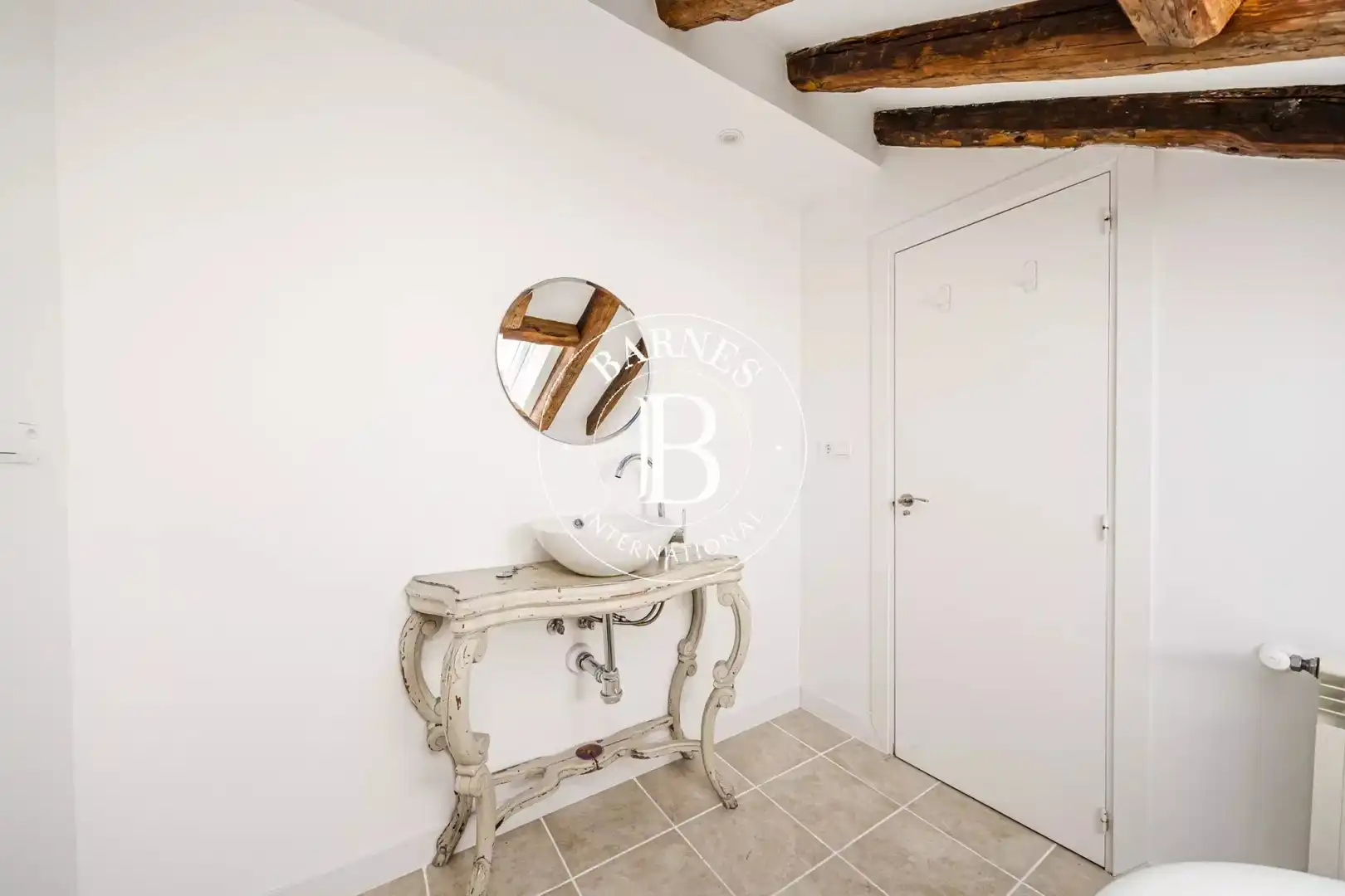 Badezimmer von Wohnung zur Miete in Madrid mit Klimaanlage, Heizung und Ofen