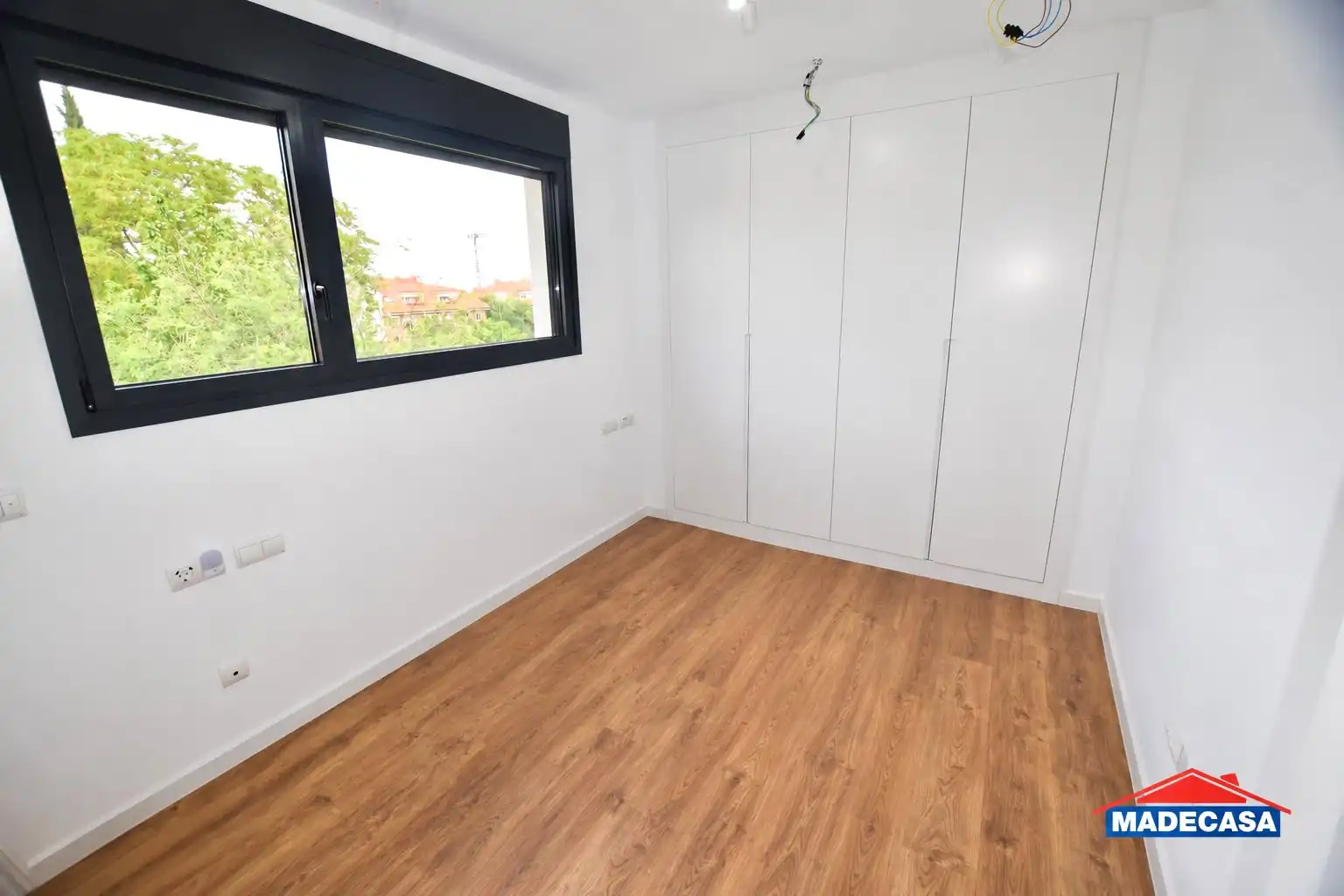 Dormitori de Casa adosada en venda en Pozuelo de Alarcón amb Aire condicionat, Calefacció i Jardí privat