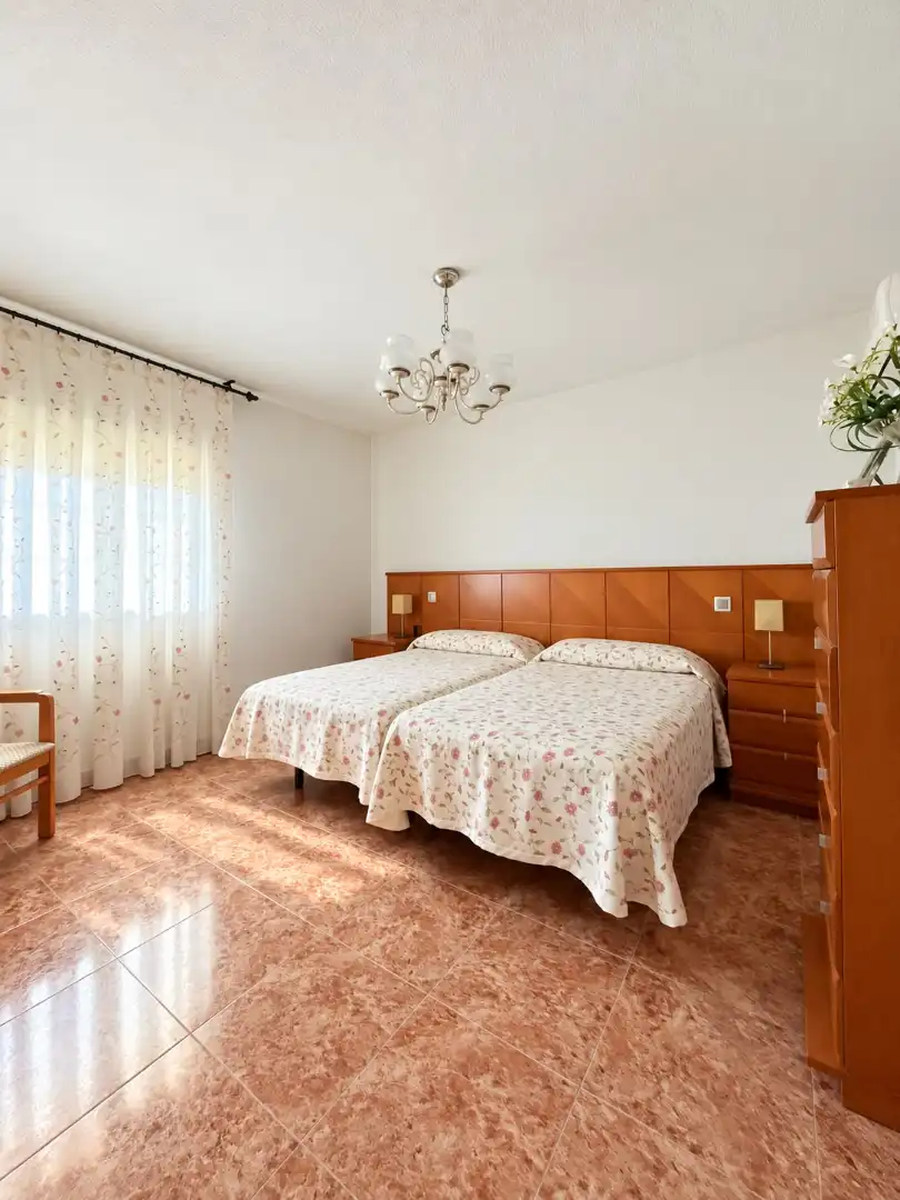 Casa bifamiliare con piscina in vendita a Villa del Prado, imagen 35