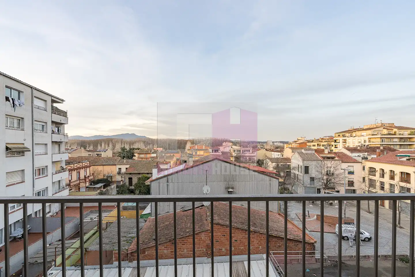 Terraza de Dúplex en venta en Salt con Calefacción, Terraza y Amueblado