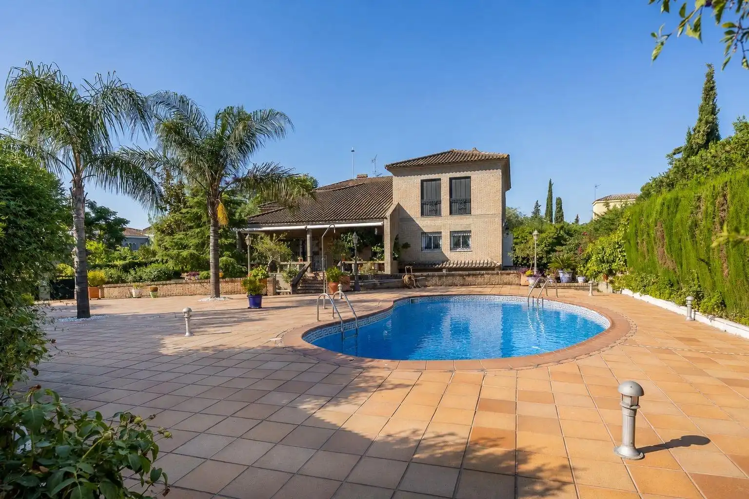 Piscina de Casa o chalet en venta en Gelves con Jardín privado y Piscina comunitaria