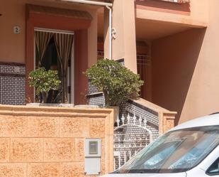 Vista exterior de Casa adosada en venda en  Almería Capital amb Terrassa i Traster