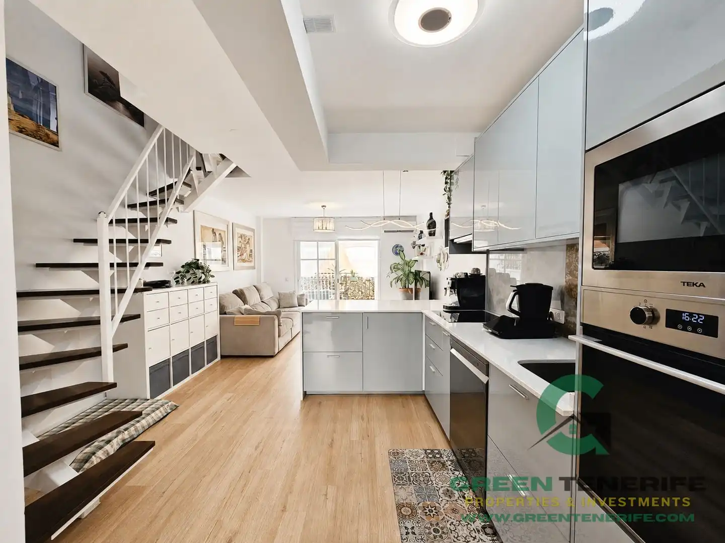 Piso con terraza en venta en Calle La Tosca, imagen 2
