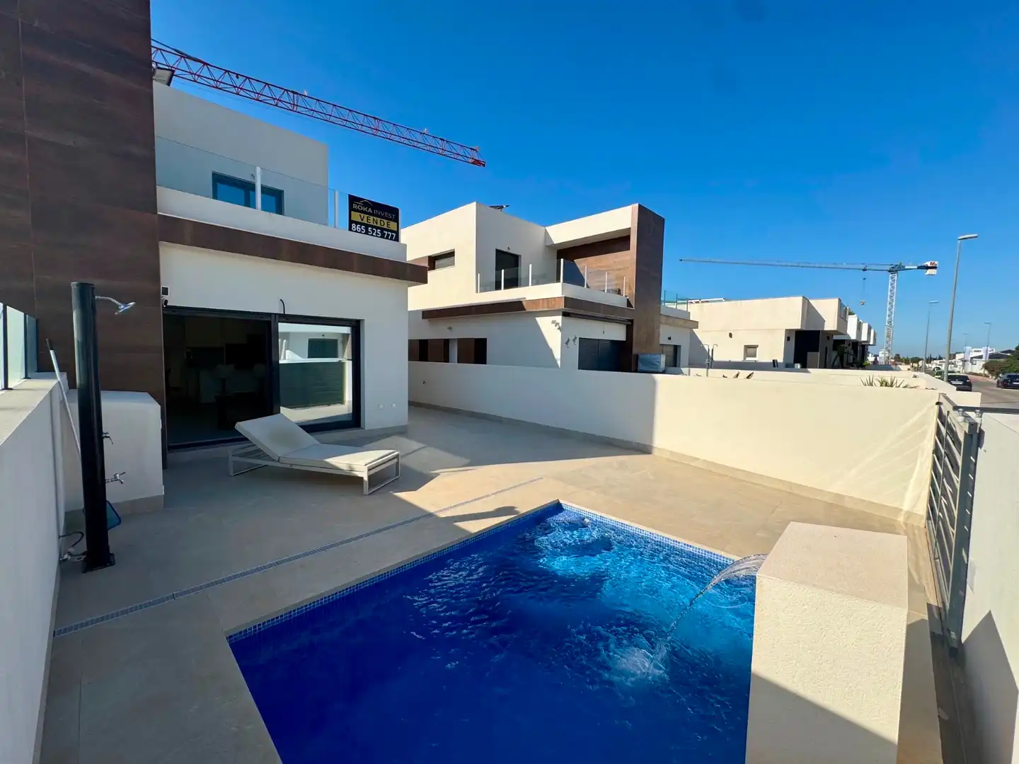 Casa aparellada amb piscina en venda a Calle Manuel de Falla 13, imagen 12