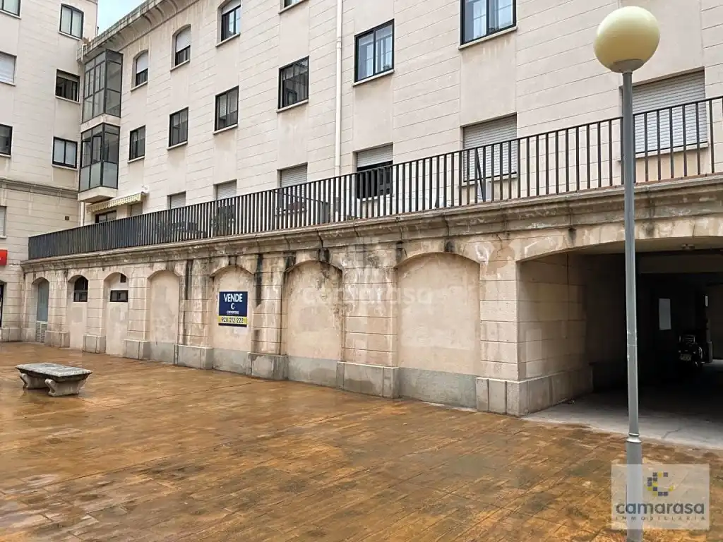 Local en venta en Calle Don Juan José Martín, 1, Centro