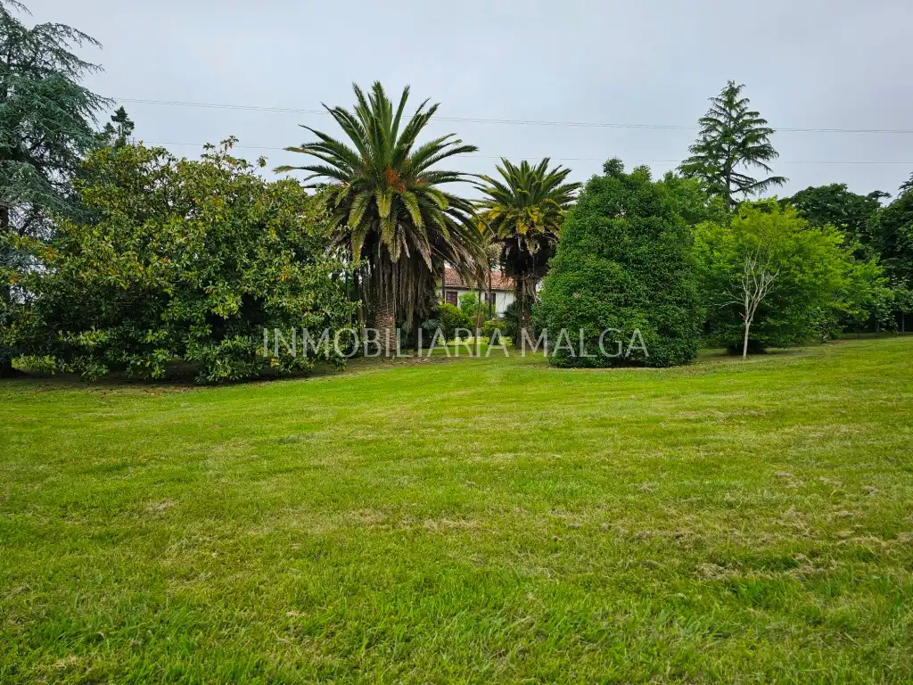 Casa o xalet en venda en Villaviciosa amb Calefacció, Jardí privat i Parquet