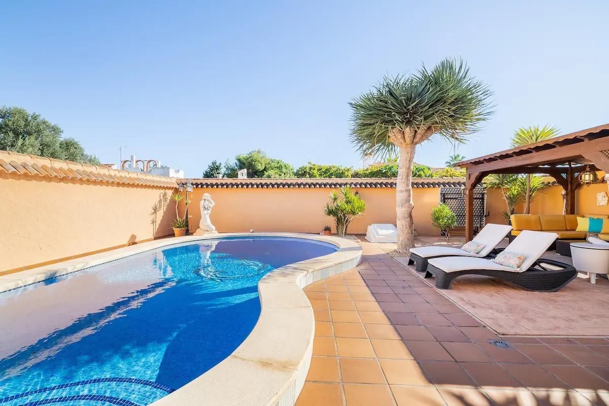 Piscina de Casa o xalet de lloguer en Torrevieja amb Aire condicionat, Jardí privat i Piscina