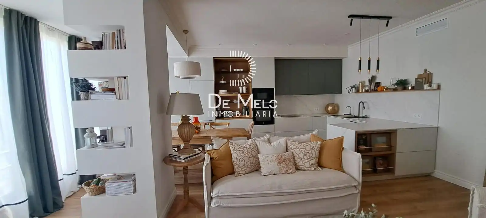 Wohnzimmer von Wohnung zum Verkauf in Barcelona mit Klimaanlage, Heizung und Parkett