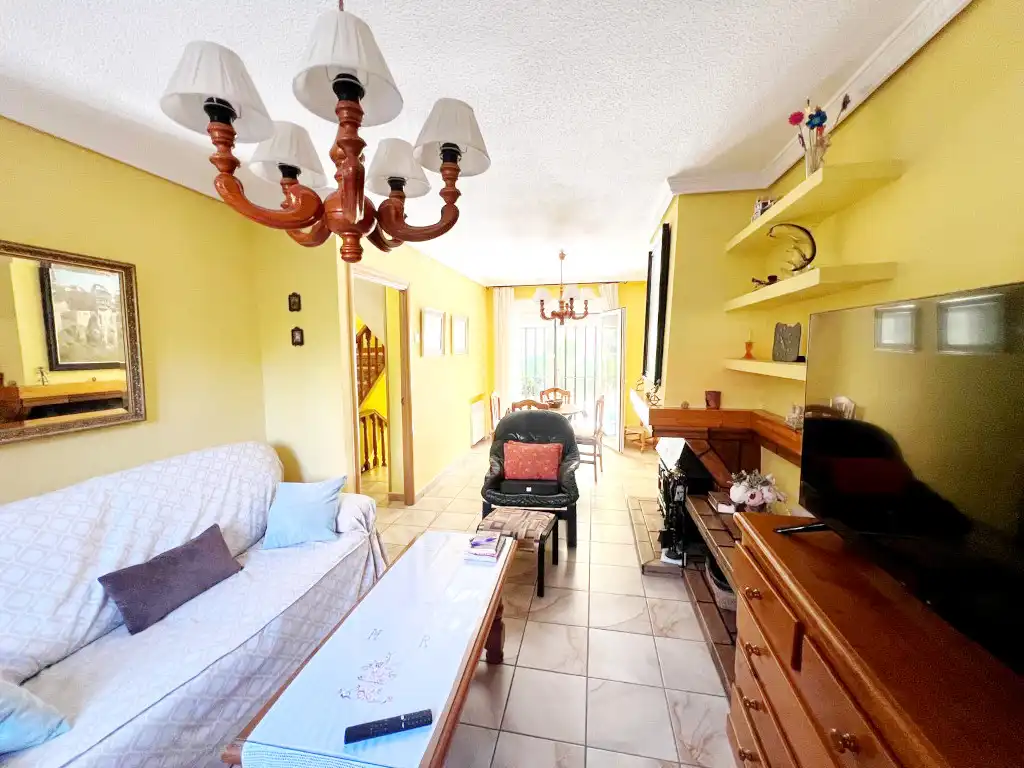 Sala d'estar de Casa o xalet en venda en Getafe amb Aire condicionat, Calefacció i Terrassa