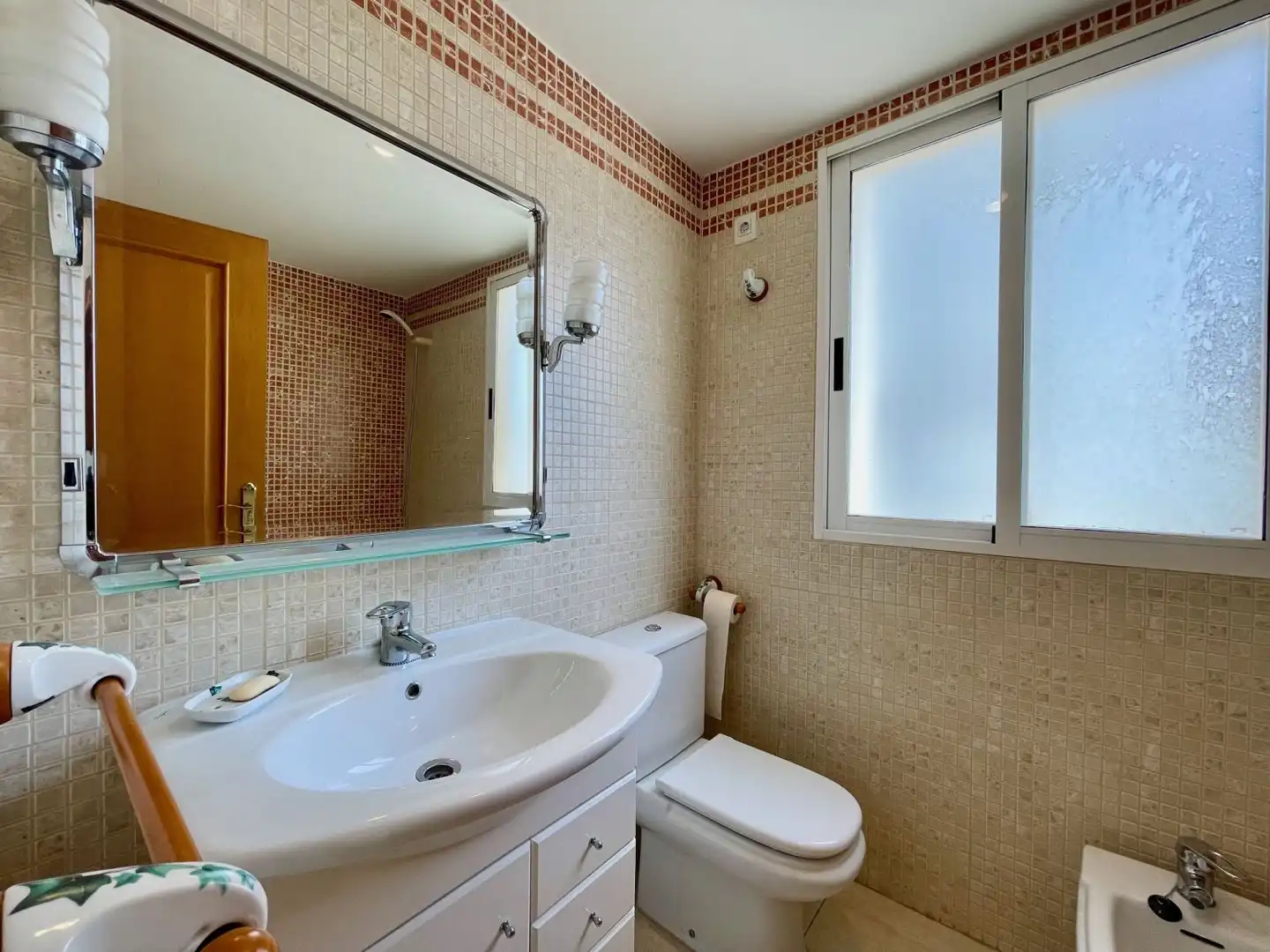 Badezimmer von Wohnung zum Verkauf in Alicante / Alacant mit Klimaanlage, Heizung und Terrasse