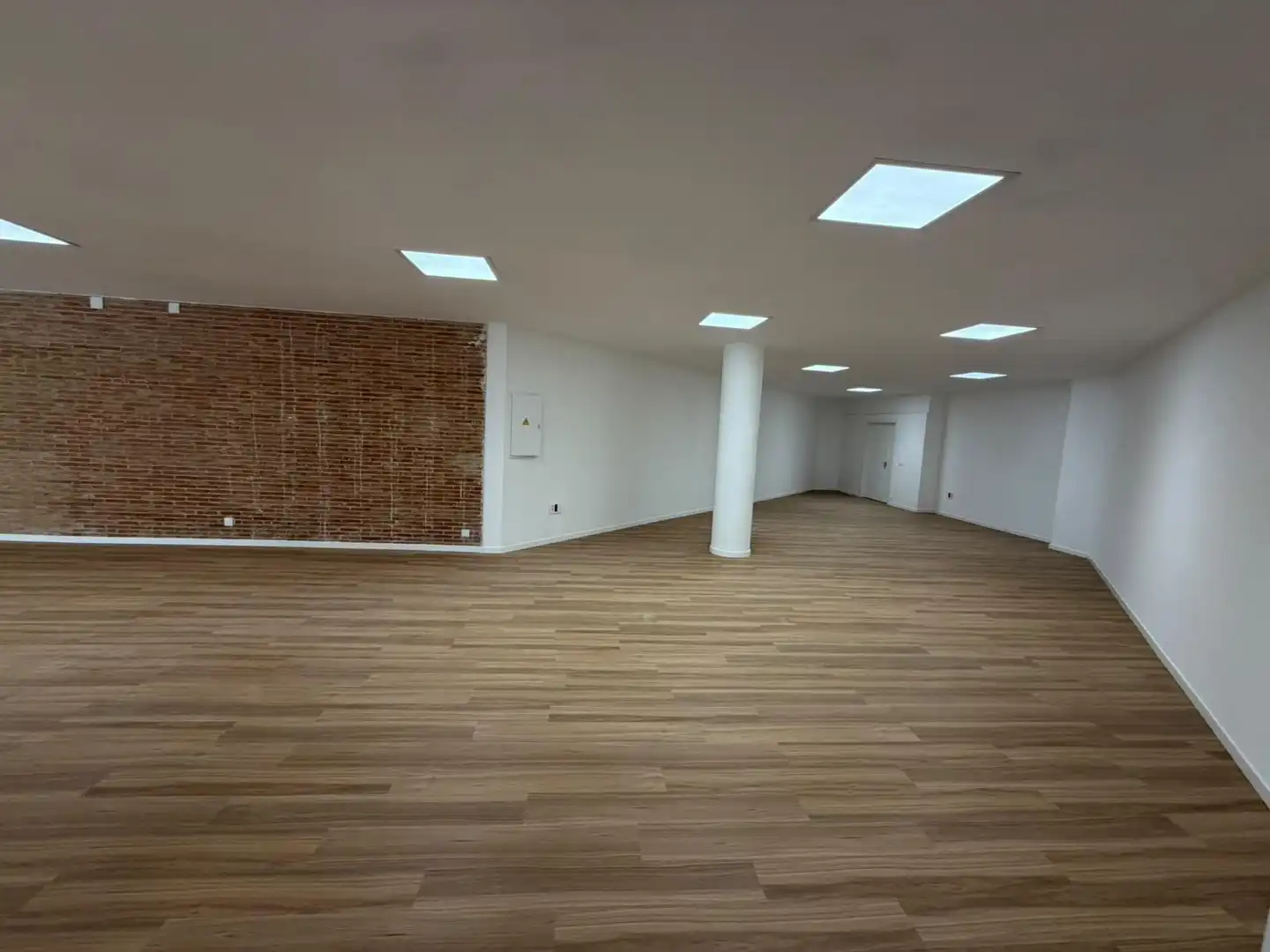 Local commercial à louer à Casc Urbà
