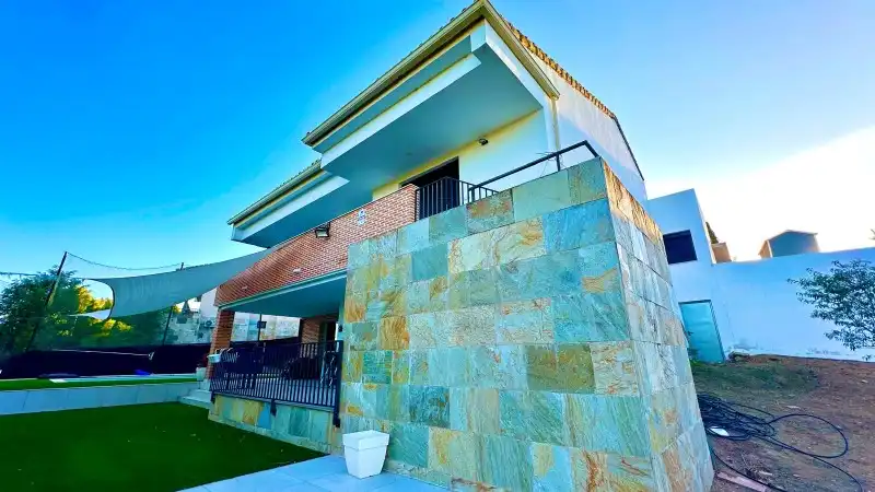 Casa amb piscina en venda a Layos, imagen 3