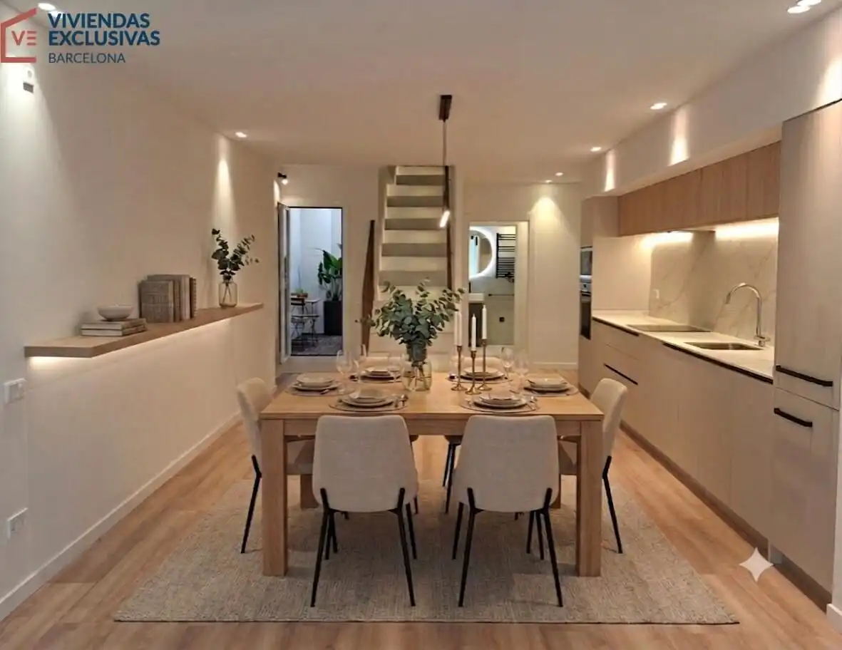 Comedor de Dúplex en venta en Barcelona con Parquet, Balcón y Alarma