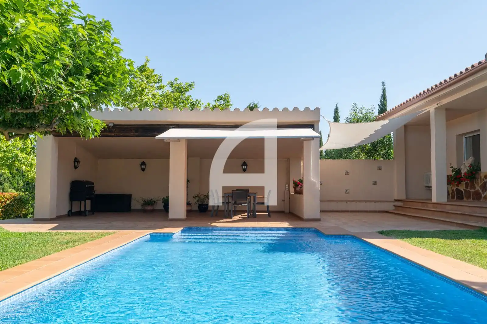 Swimming pool of Houses for sale in Pontós  with Air Conditioner, Heating and Private garden