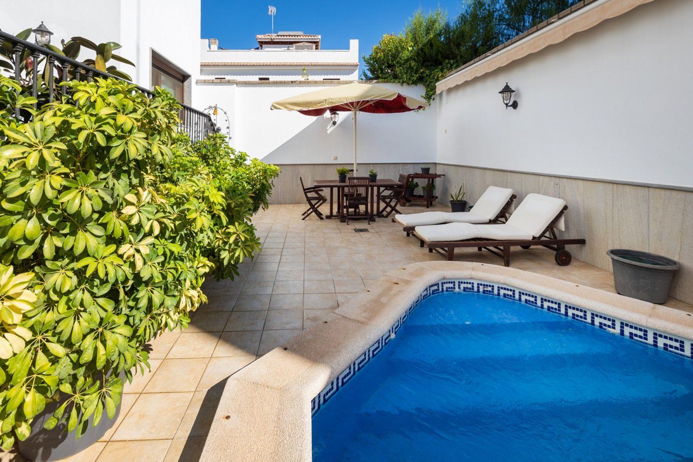 Swimming pool of House or chalet for sale in  Granada Capital  with Air Conditioner, Terrace and Swimming Pool