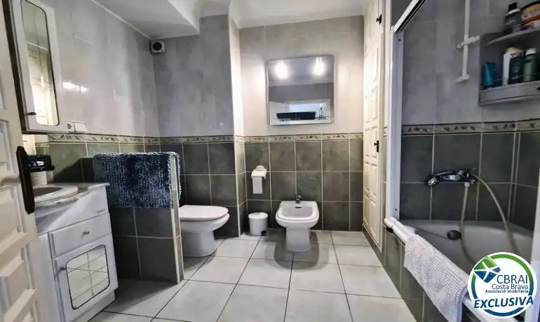 Baño de Casa o chalet en venta en Empuriabrava con Calefacción y Jardín privado