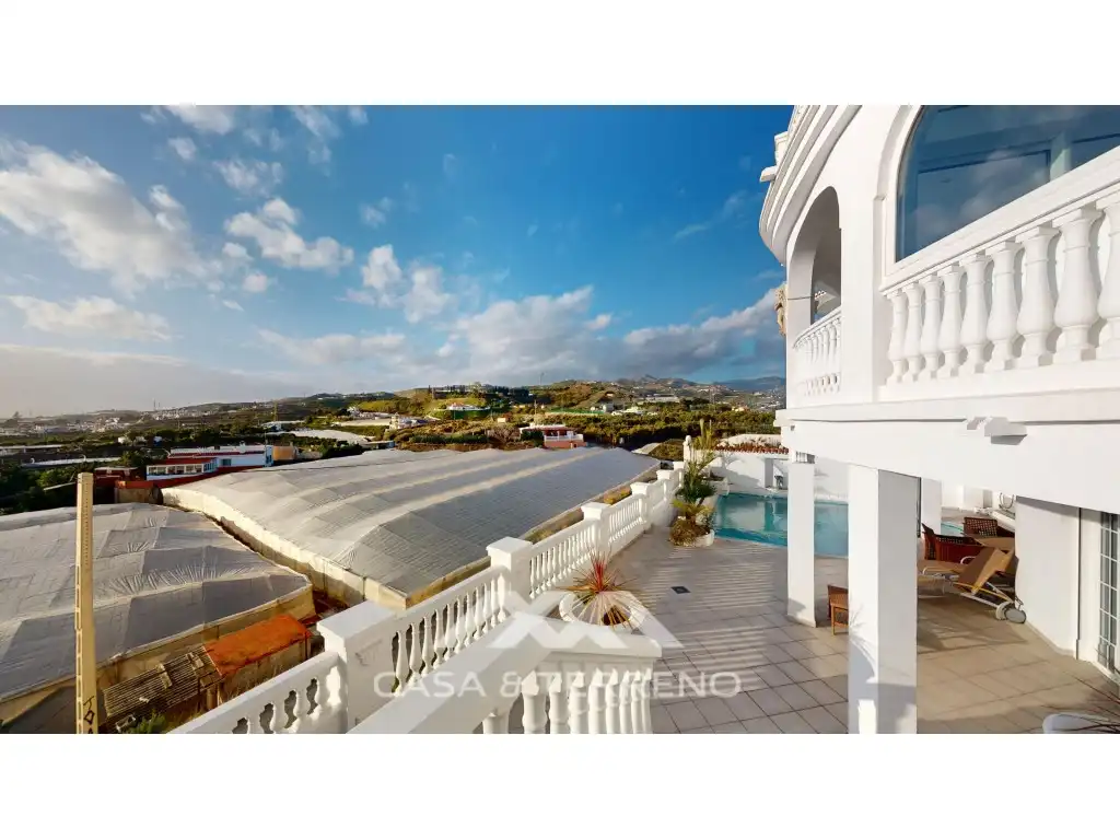 Vista exterior de Casa o chalet en venta en Torrox con Aire acondicionado, Terraza y Piscina