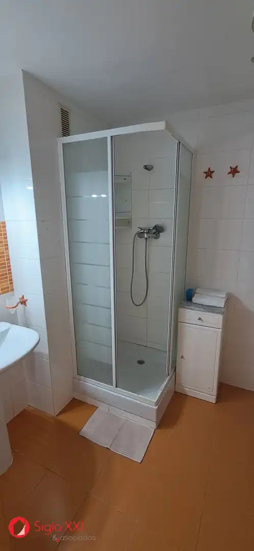 Baño de Piso en venta en Nules con Aire acondicionado, Terraza y Amueblado
