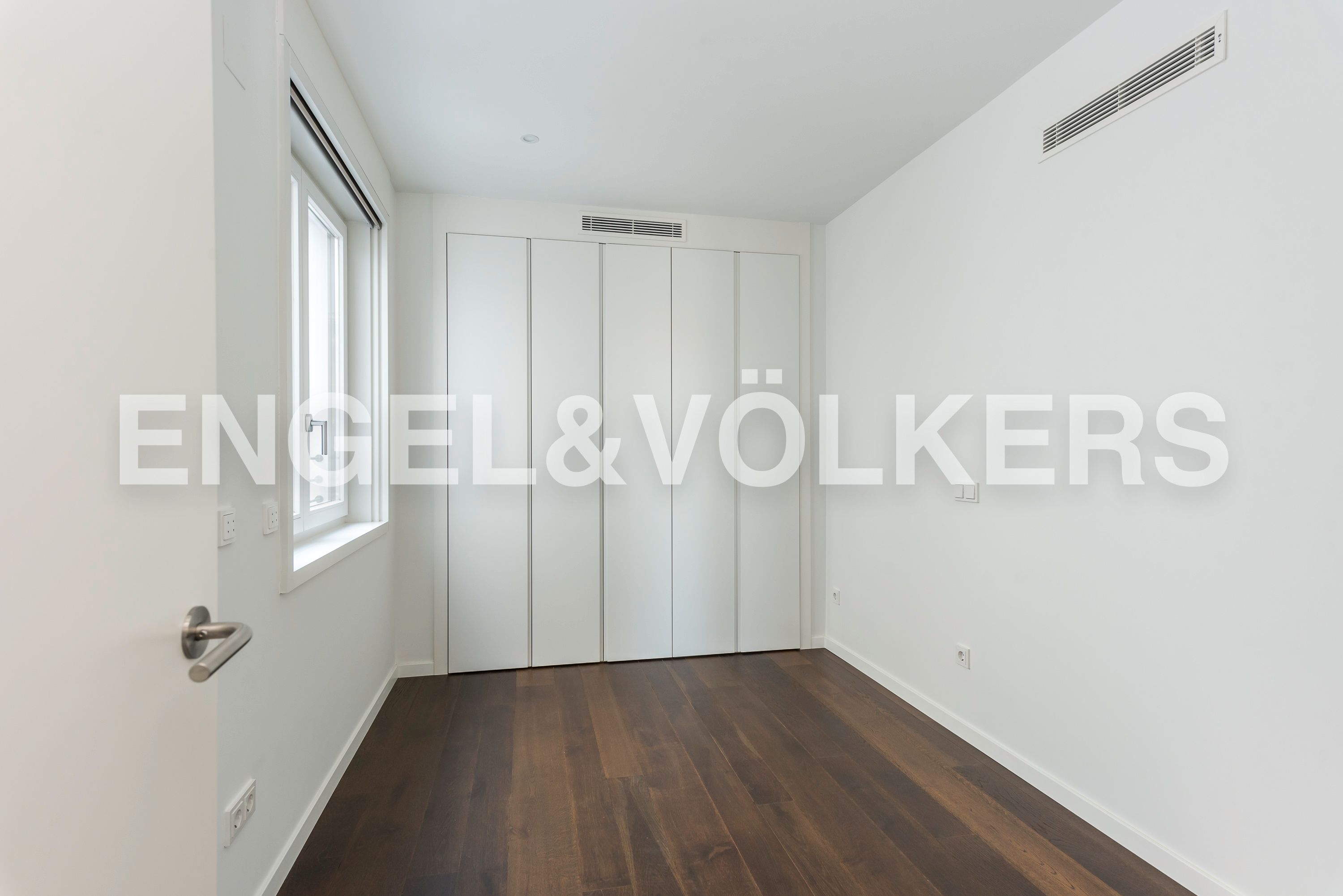 Dormitori de Apartament en venda en  Madrid Capital amb Aire condicionat, Calefacció i Piscina