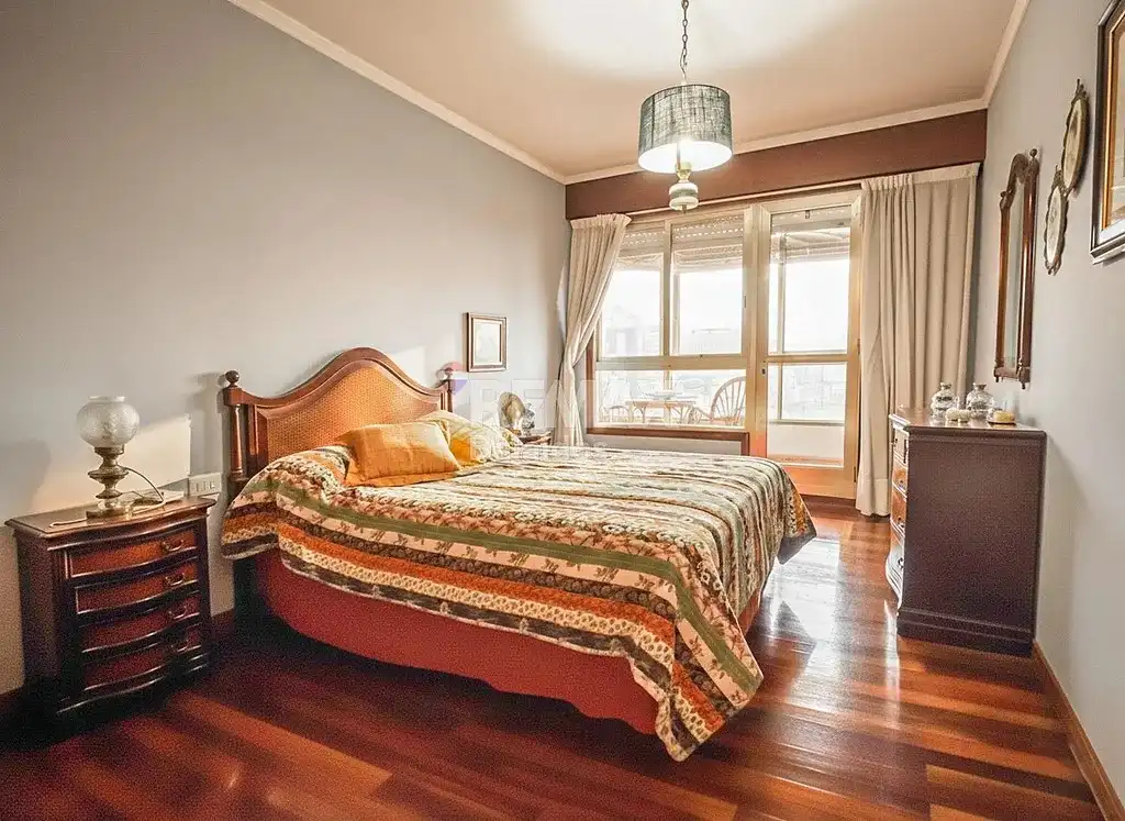 Habitación de Piso en venta en Vigo  con Calefacción, Parquet y Terraza