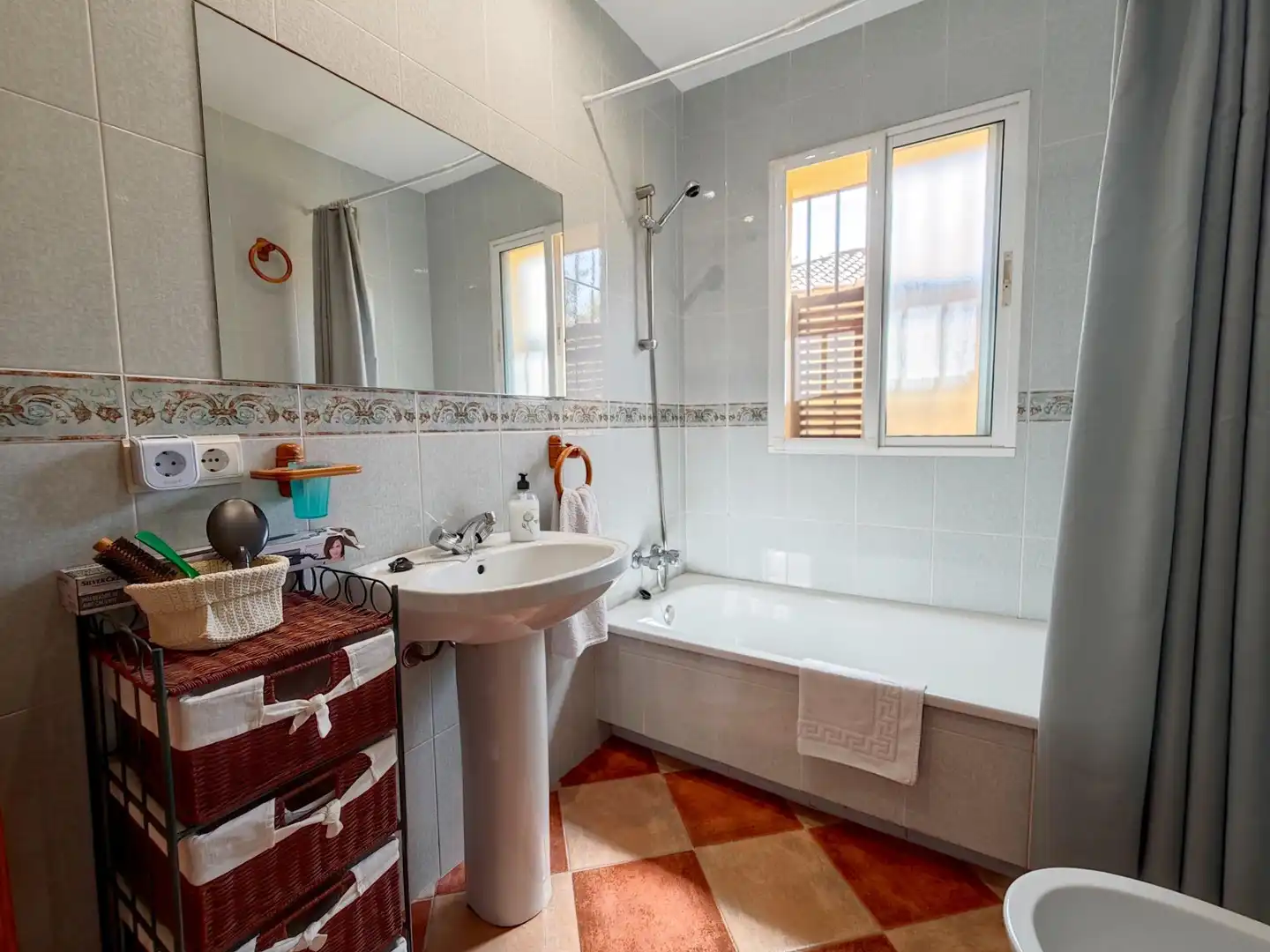 Bathroom of Houses for sale in Chiclana de la Frontera  with Heating, Private garden and Storage room