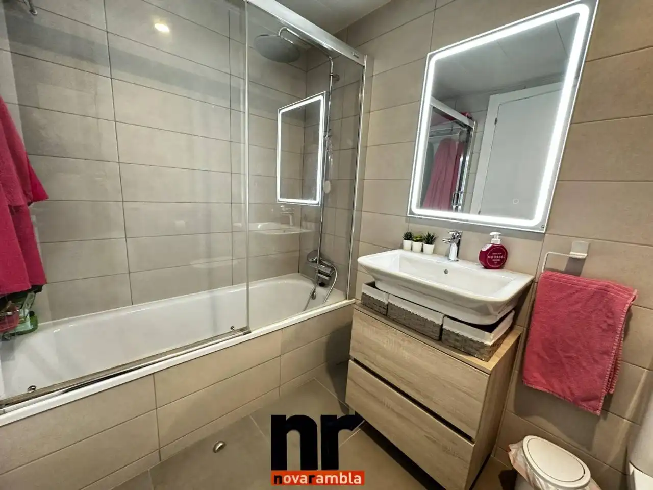 Baño de Piso en venta en Can Clos - Pinetons