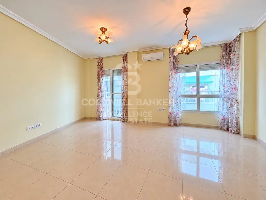 Vista exterior de Piso en venta en Valencia con Aire acondicionado, Terraza y Amueblado