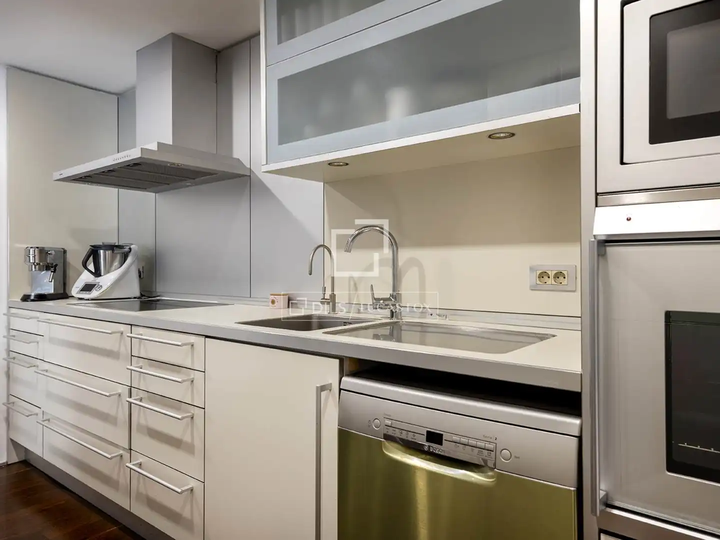Kitchen of Flat for sale in Barcelona  with Air Conditioner, Heating and Parquet flooring