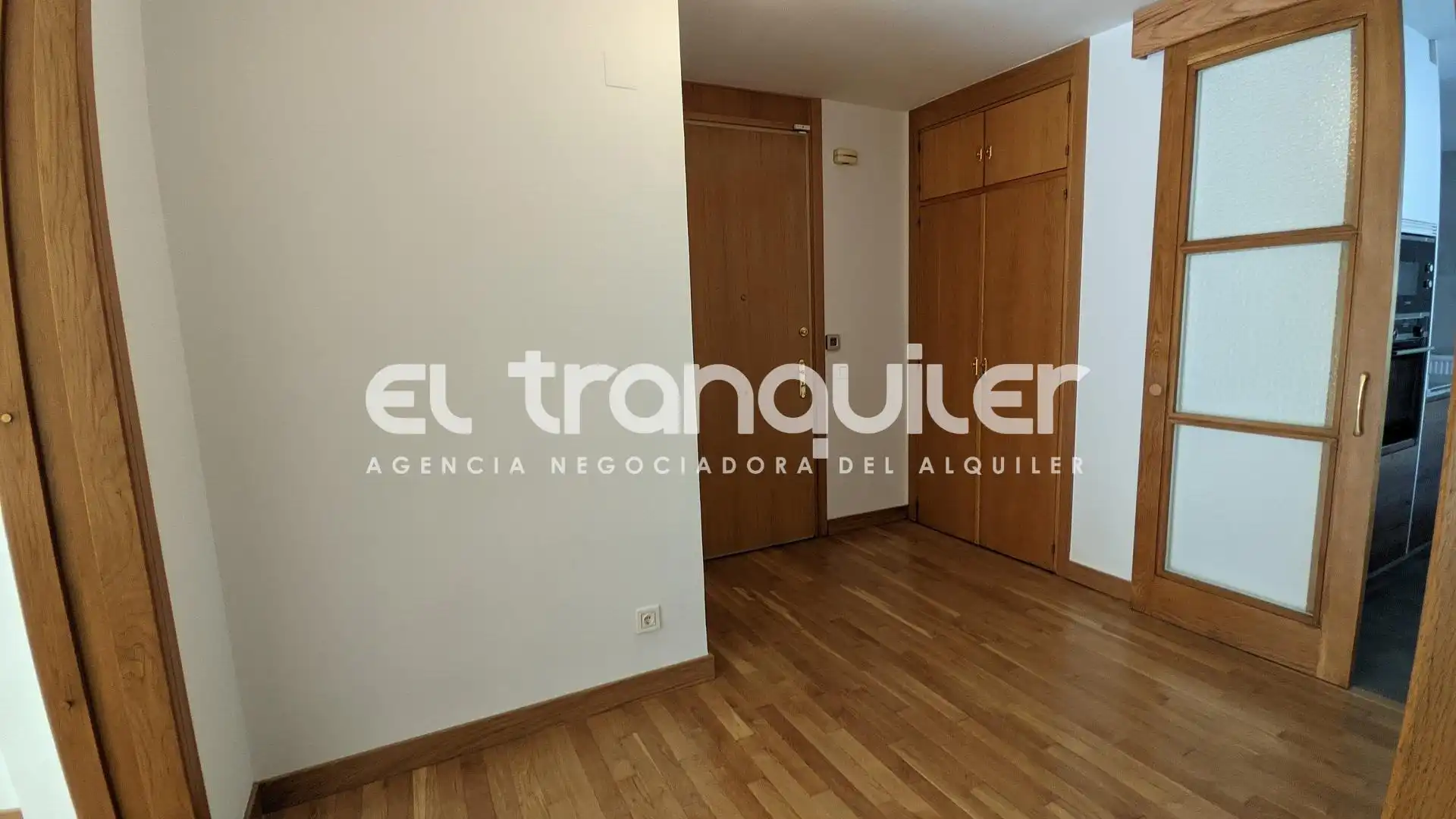 Schlafzimmer von Wohnung zum Verkauf in Madrid mit Klimaanlage, Parkett und Terrasse