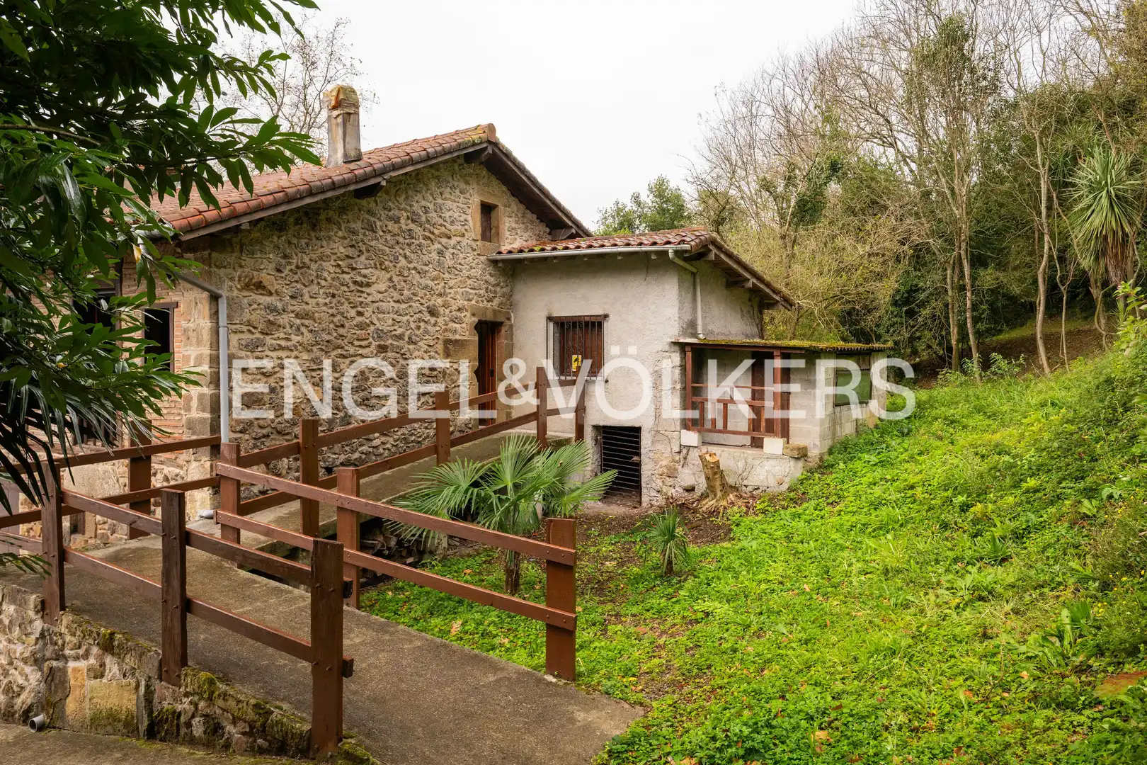 Vista exterior de Casa o chalet en venta en Donostia - San Sebastián  con Calefacción y Balcón