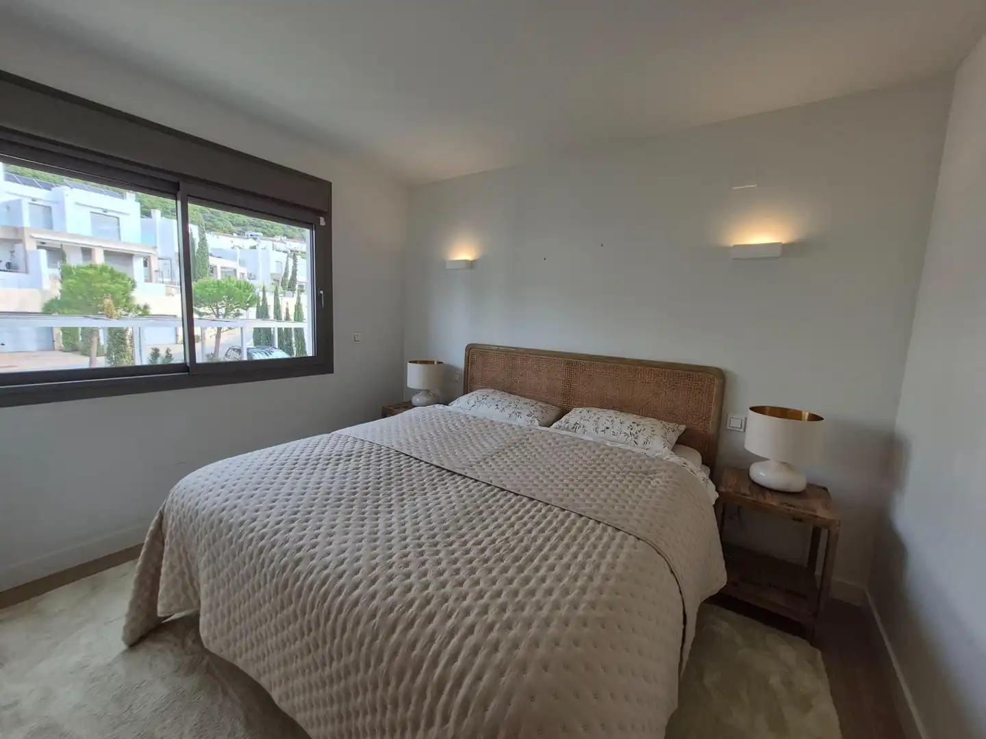 Schlafzimmer von Wohnung zur Miete in Mijas mit Klimaanlage, Privatgarten und Terrasse