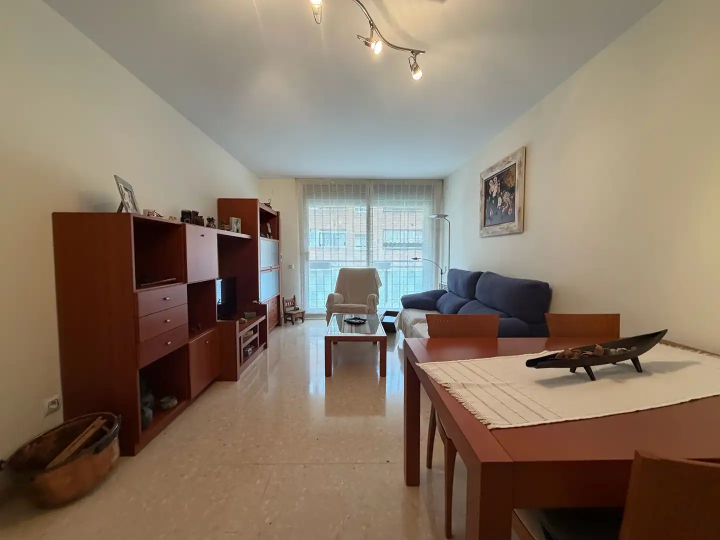 Sala de estar de Piso en venta en Sant Boi de Llobregat con Calefacción, Terraza y Amueblado