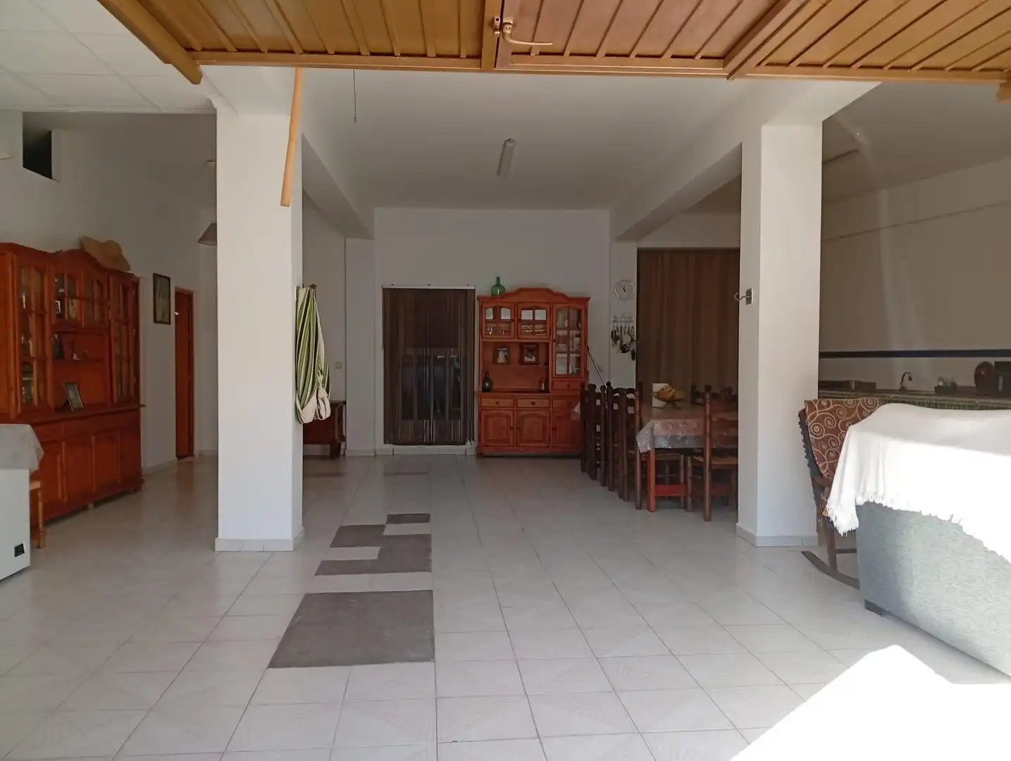 Casa adosada en venda a Cortes - Huertas