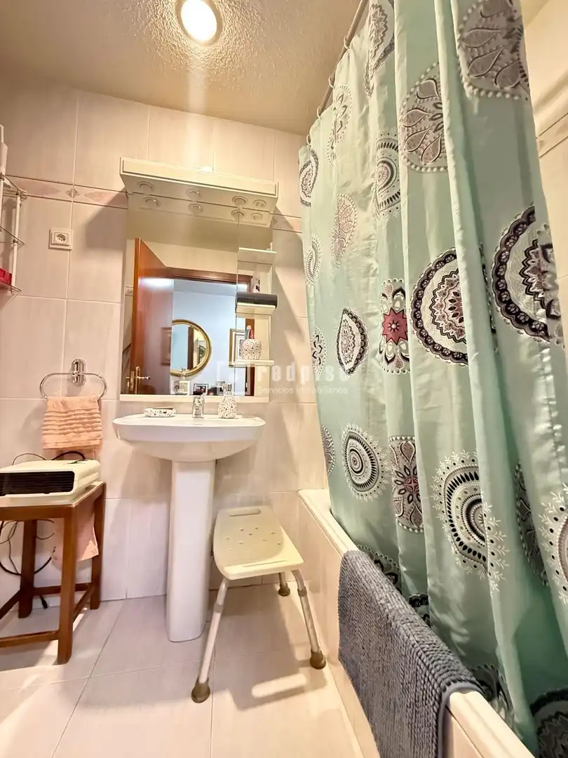Baño de Piso en venta en Fuenlabrada con Aire acondicionado, Calefacción y Jardín privado