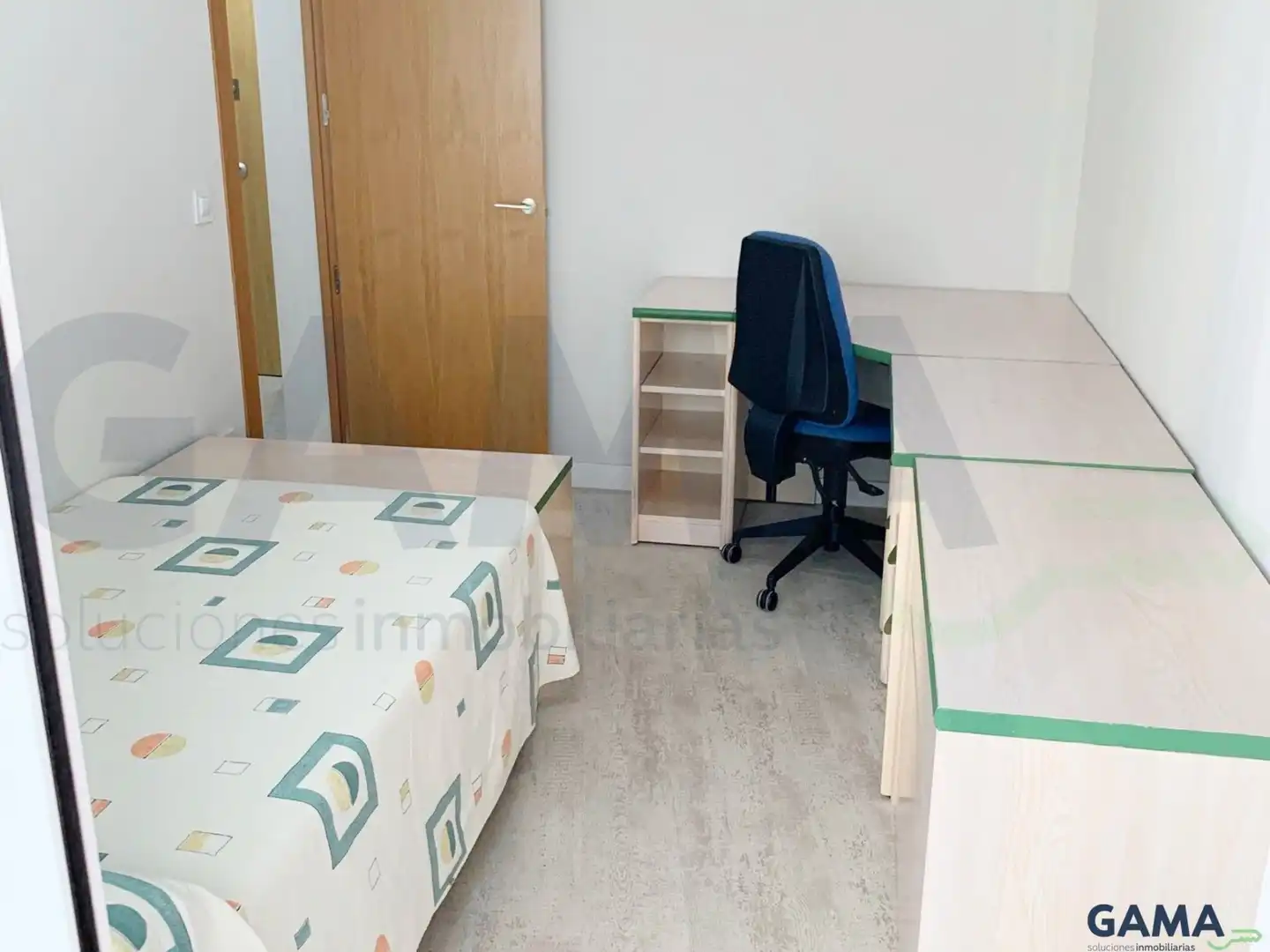 Dormitori de Apartament de lloguer en Alzira amb Aire condicionat i Moblat